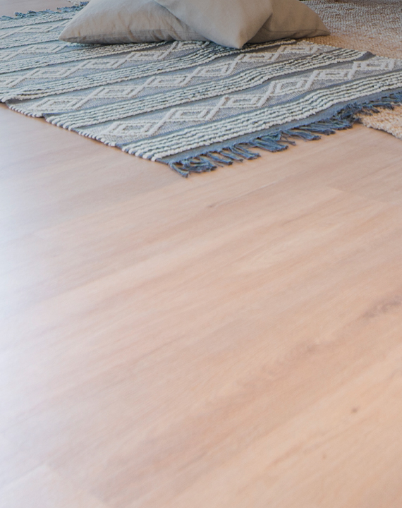 Rug on laminate floor 